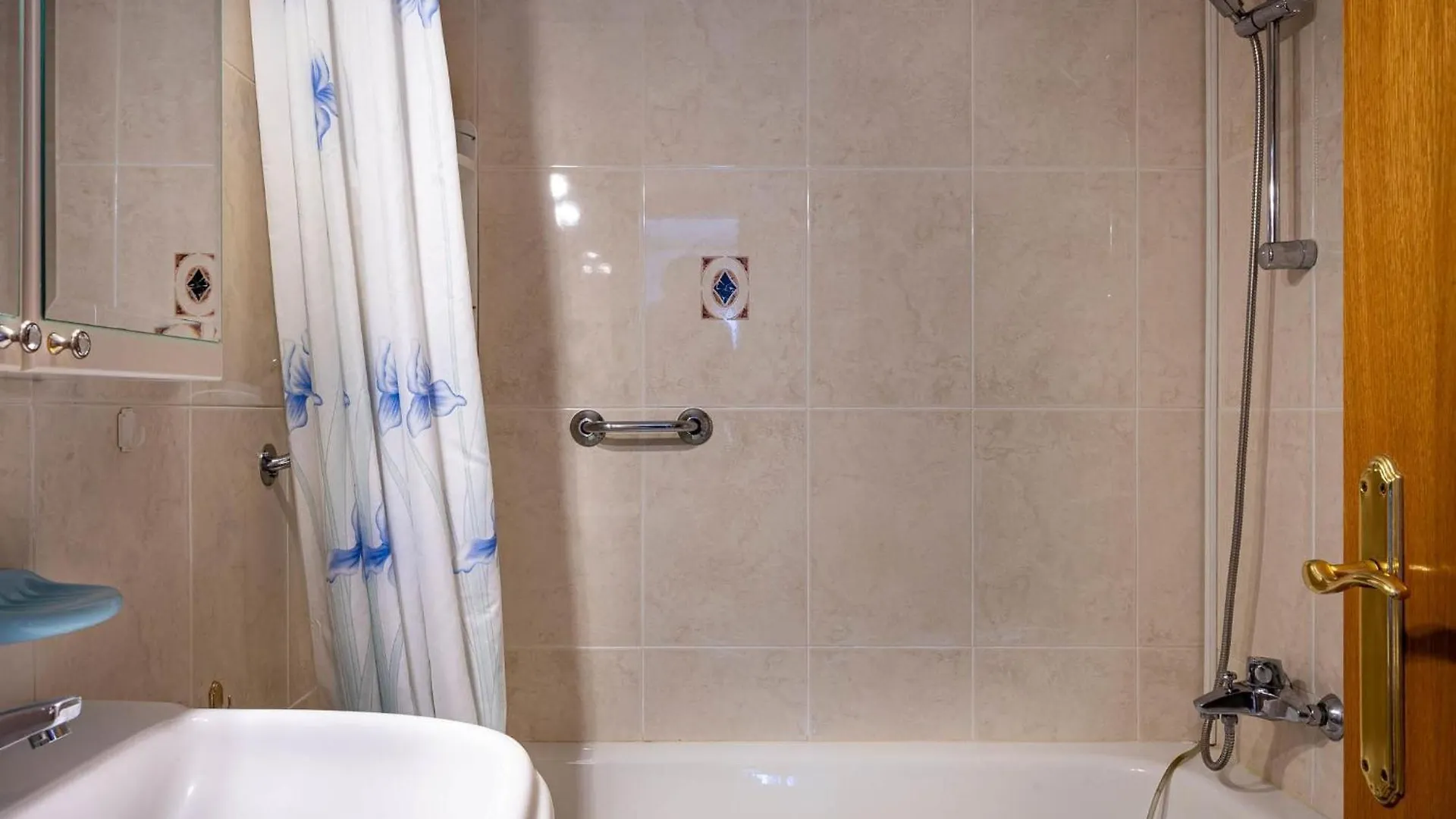 Апартаменты At006 Piscina Con Cesped, Airco, Pocos Min De La Playa Торредембарра