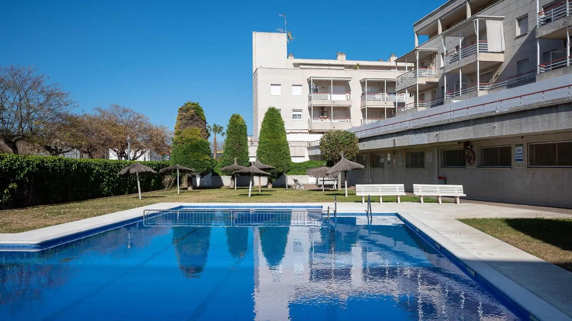 Апартаменты At006 Piscina Con Cesped, Airco, Pocos Min De La Playa Торредембарра Испания